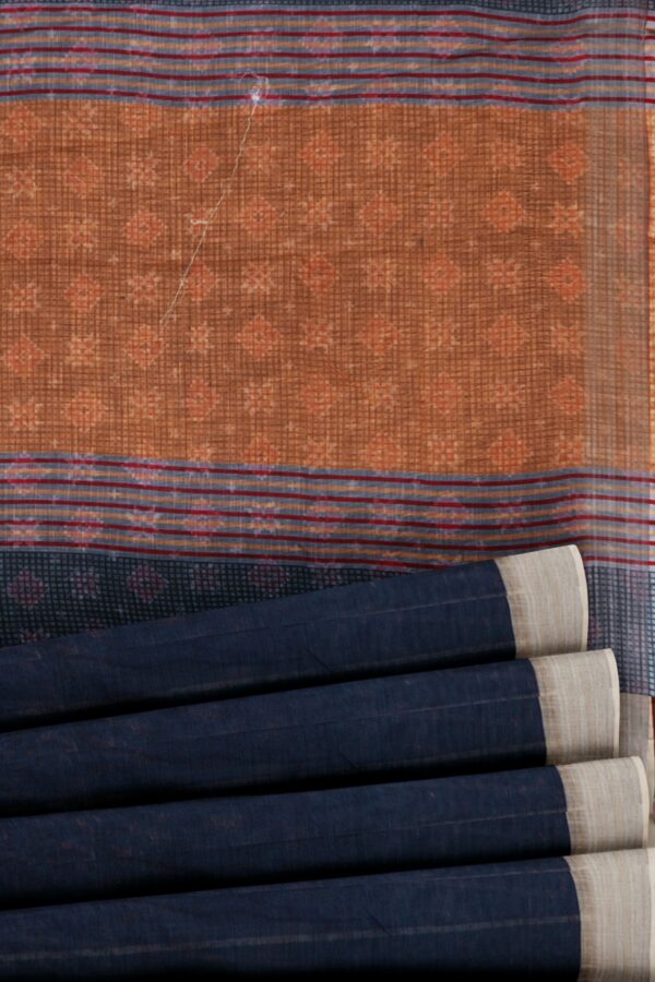 Dark blue saree with half white border - Image 4
