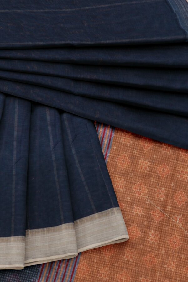 Dark blue saree with half white border - Image 5