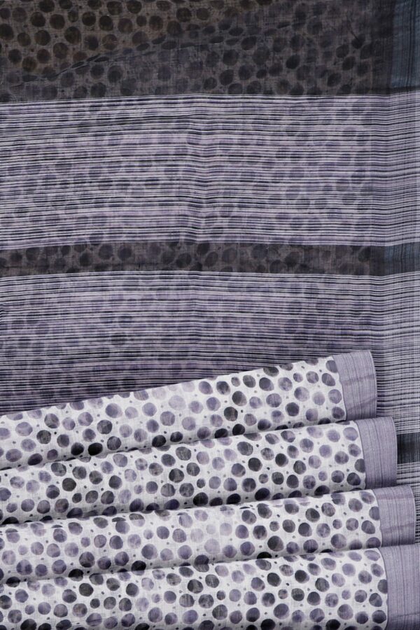 White dotted saree with grey border - Image 4