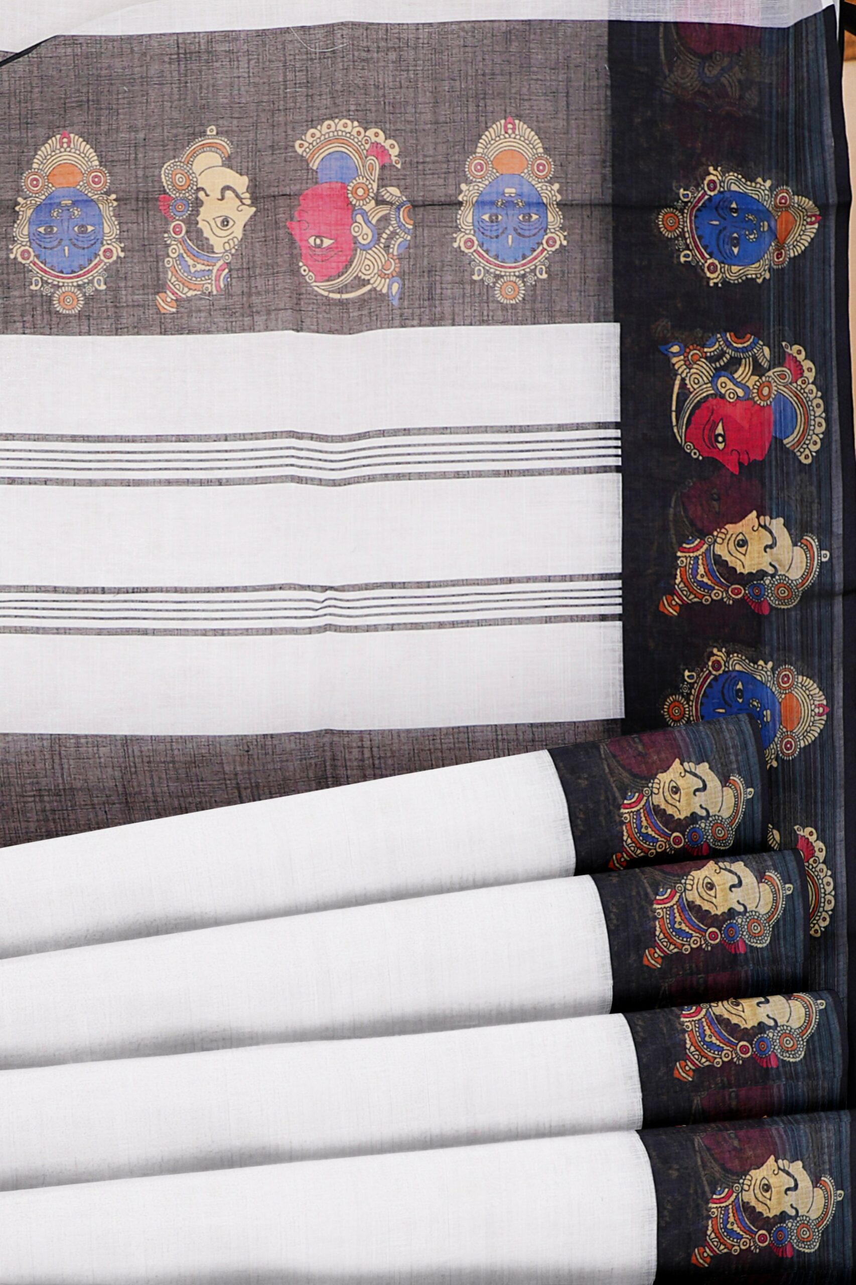 White saree with black border - Image 4