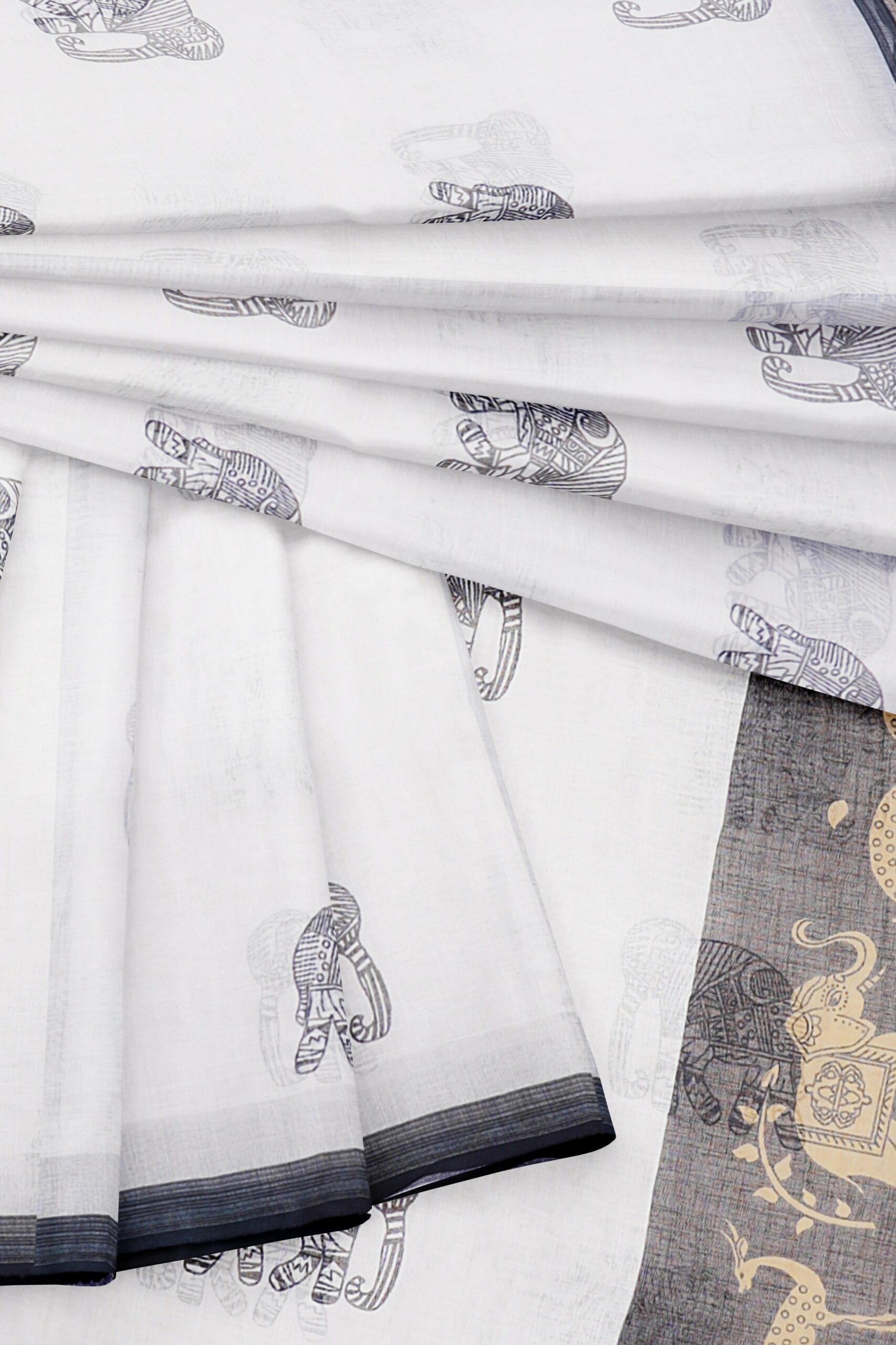 White saree with black border - Image 5