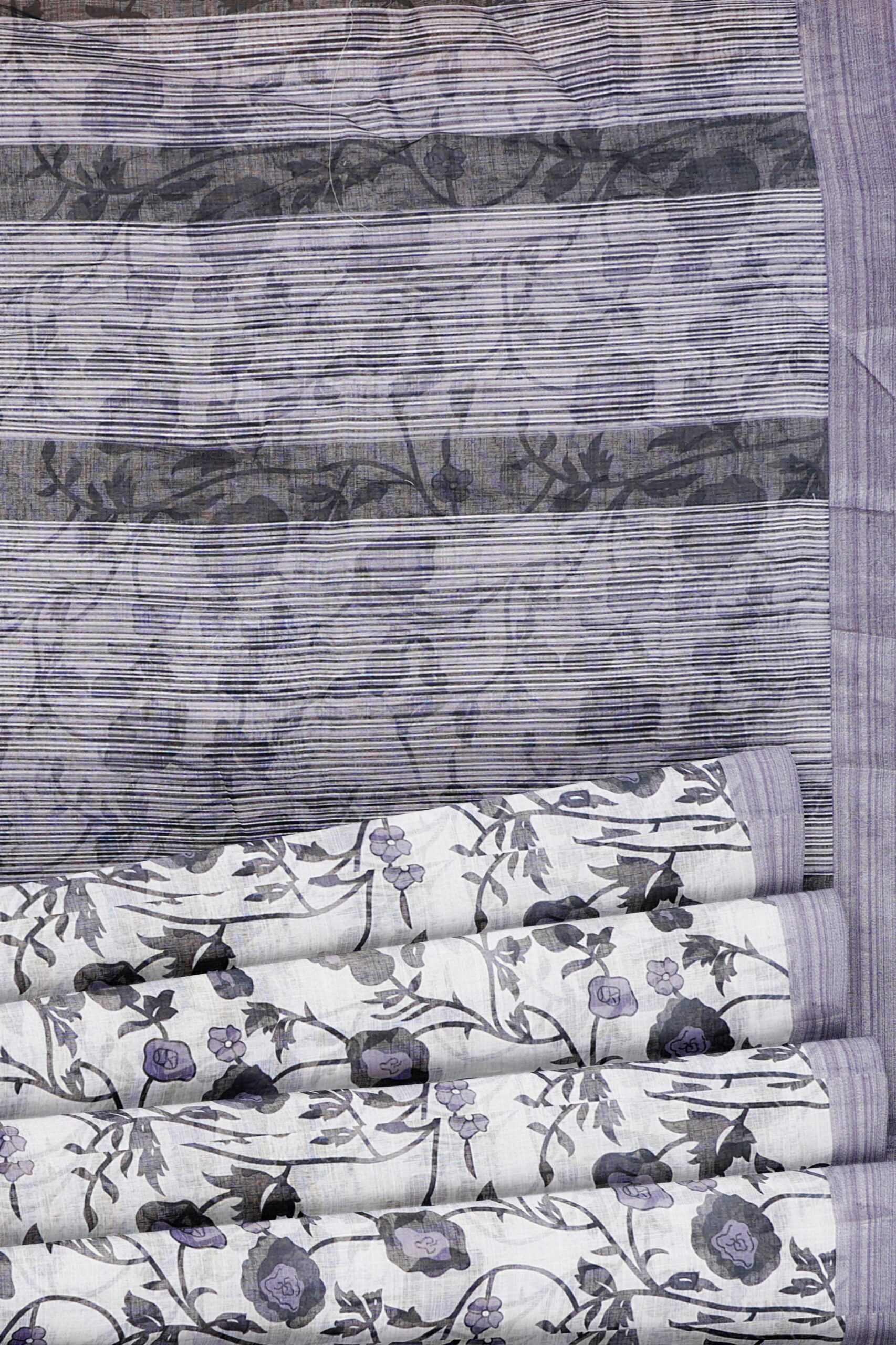 White saree with light purple border - Image 4