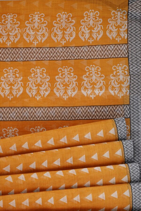 Yellow saree with white border - Image 4