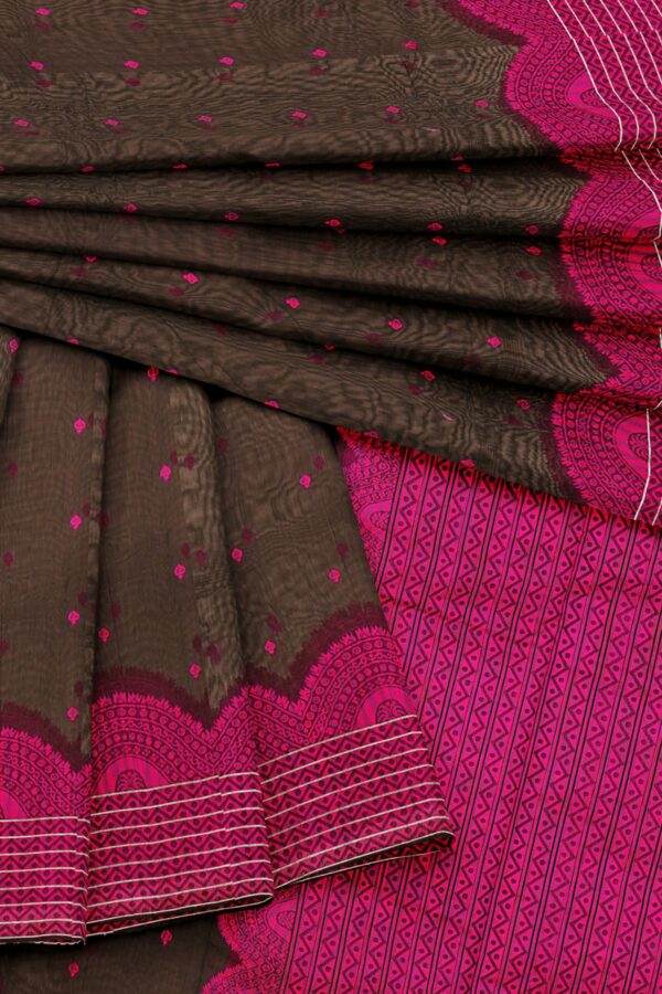 Brown saree with pink border - Image 5