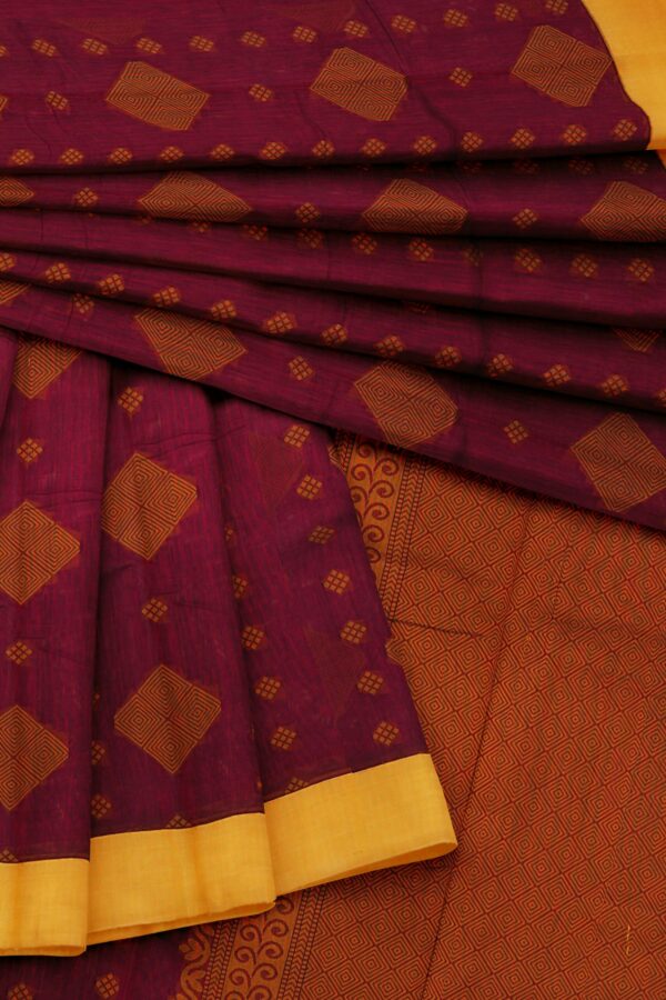 Maroon saree with yellow border - Image 5