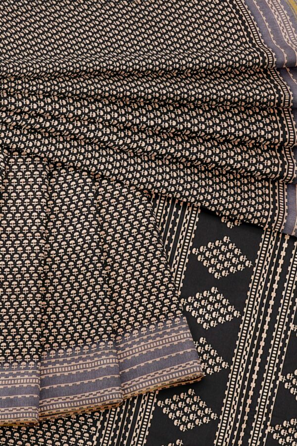 Black saree with grey border - Image 5