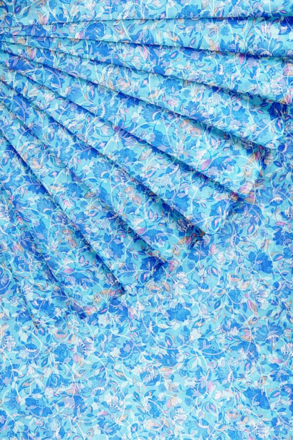 Blue floral saree with blue floral border - Image 6