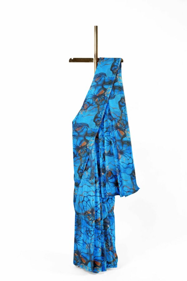 Blue saree with blue border - Image 2