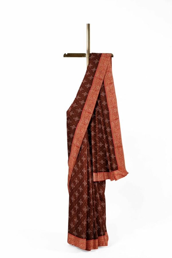 Brown saree with red golden colour border - Image 2