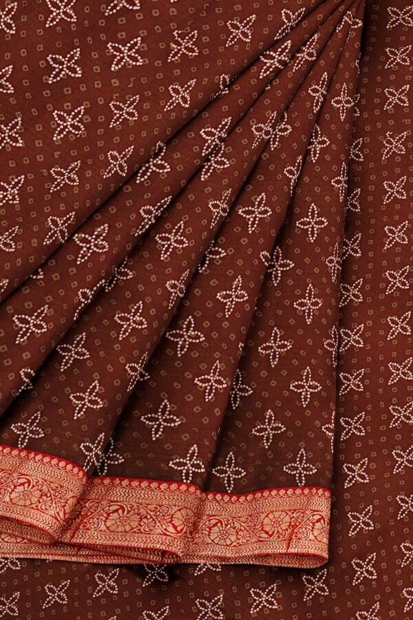 Brown saree with red golden colour border - Image 6
