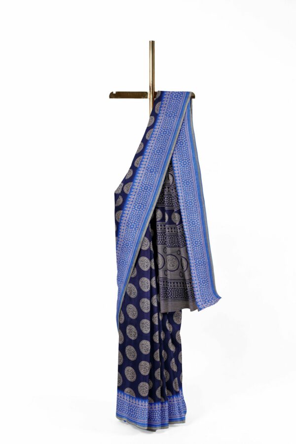 Dark blue saree with blue border - Image 2