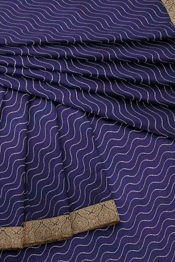 Dark blue saree with golden colour border - Image 5