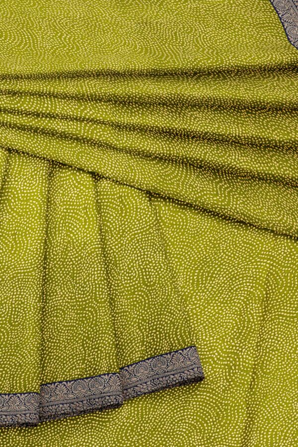 Green saree with blue golden colour border - Image 5