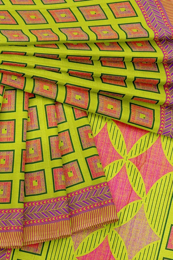Green saree with red border - Image 5