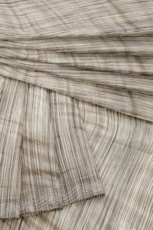 Grey saree with grey border - Image 5