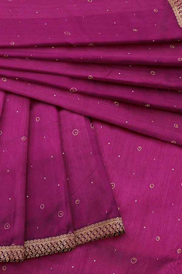 Magenta saree with gold border - Image 5