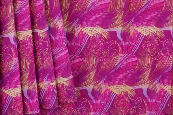 Magenta saree with magenta border - Image 4