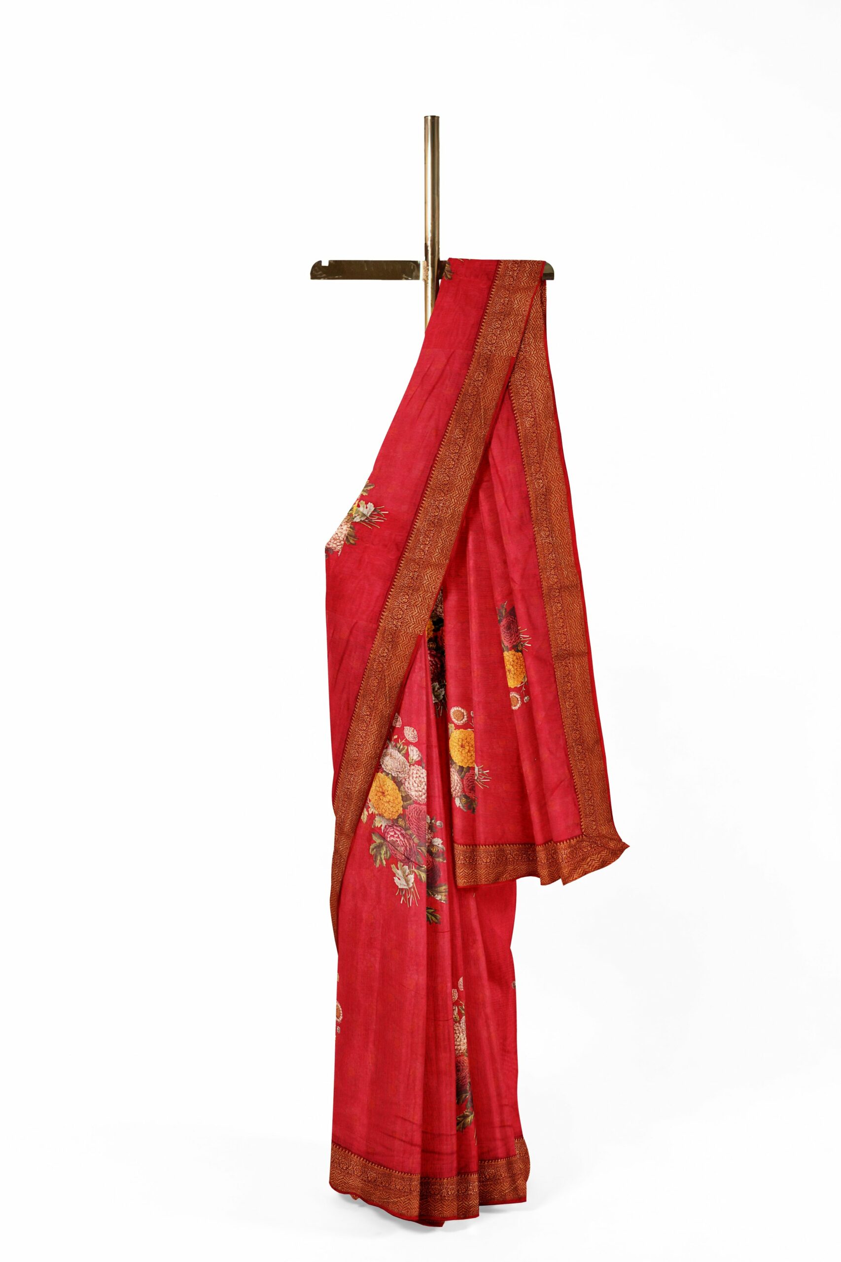 Red saree with golden border - Image 2