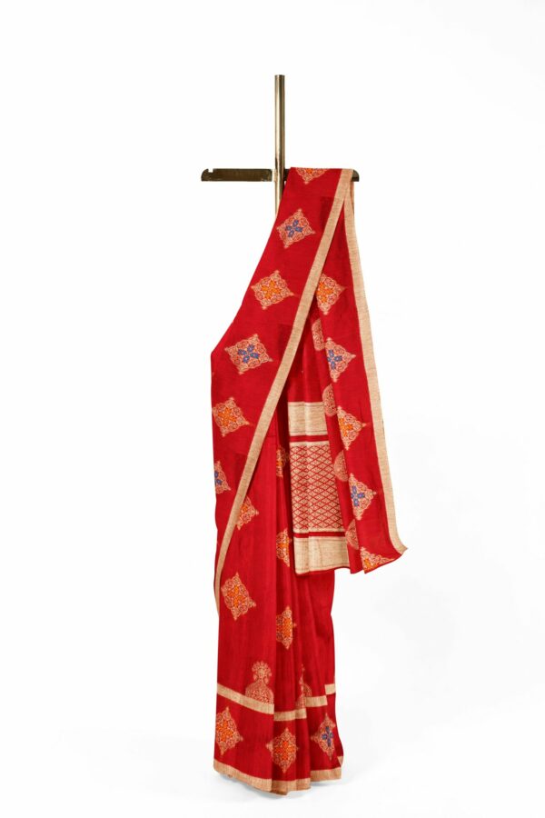 Red saree with golden colour border - Image 2