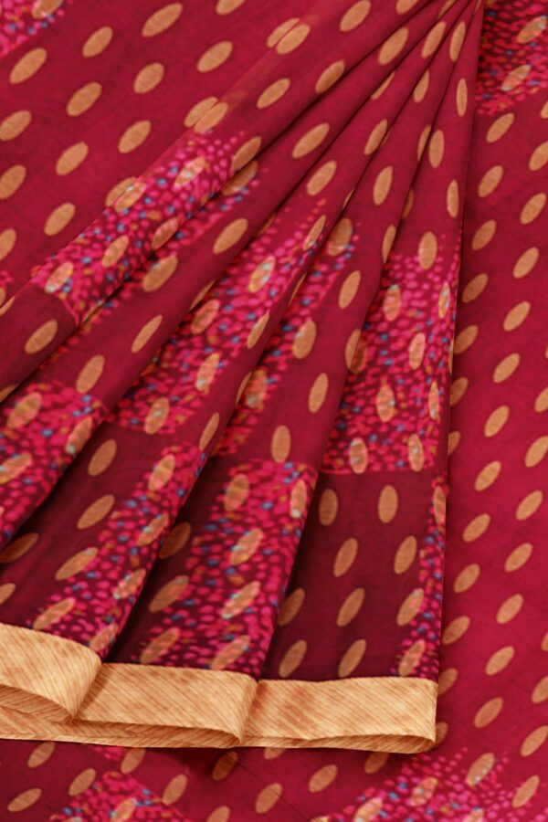 Red saree with golden colour border - Image 6