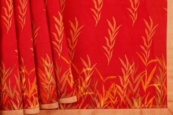 Red saree with golden colour border - Image 4