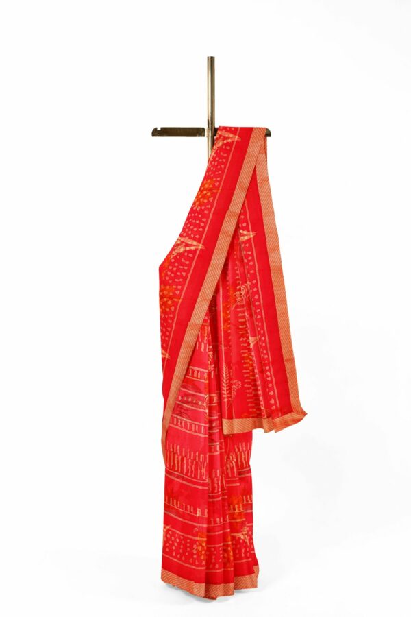 Red saree with golden colour border - Image 2