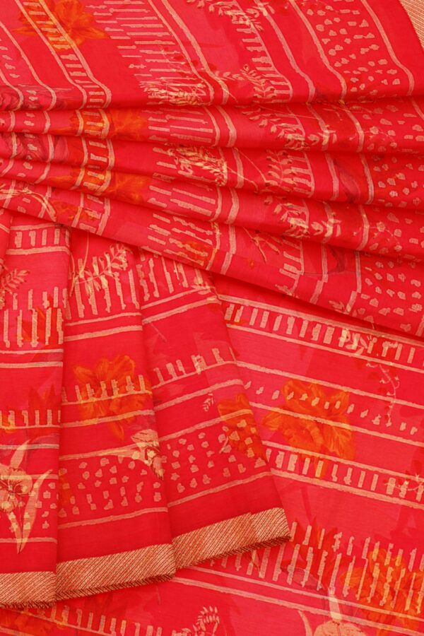 Red saree with golden colour border - Image 5