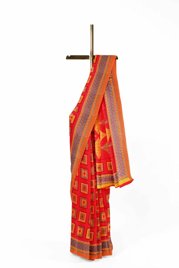 Red saree with red border - Image 2