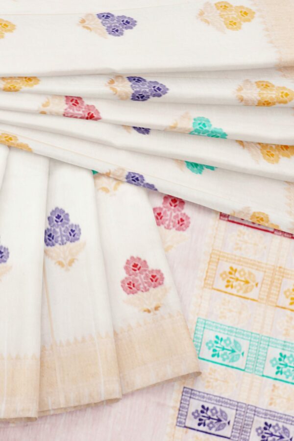 White saree with light golden colour border - Image 5