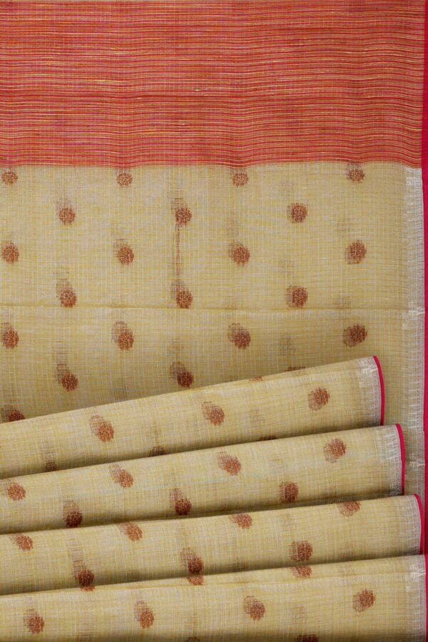 Half white are with silver colour border - Image 4