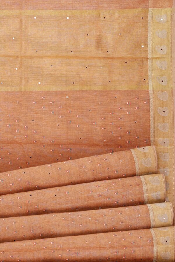 Light orange saree with golden colour border - Image 4