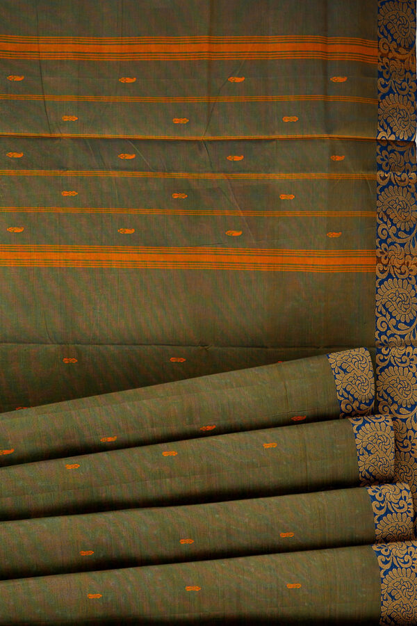 sri kumaran stores chettinad cotton dark green saree with golden blue border 4