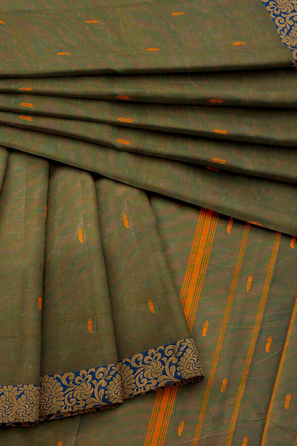sri kumaran stores chettinad cotton dark green saree with golden blue border 5