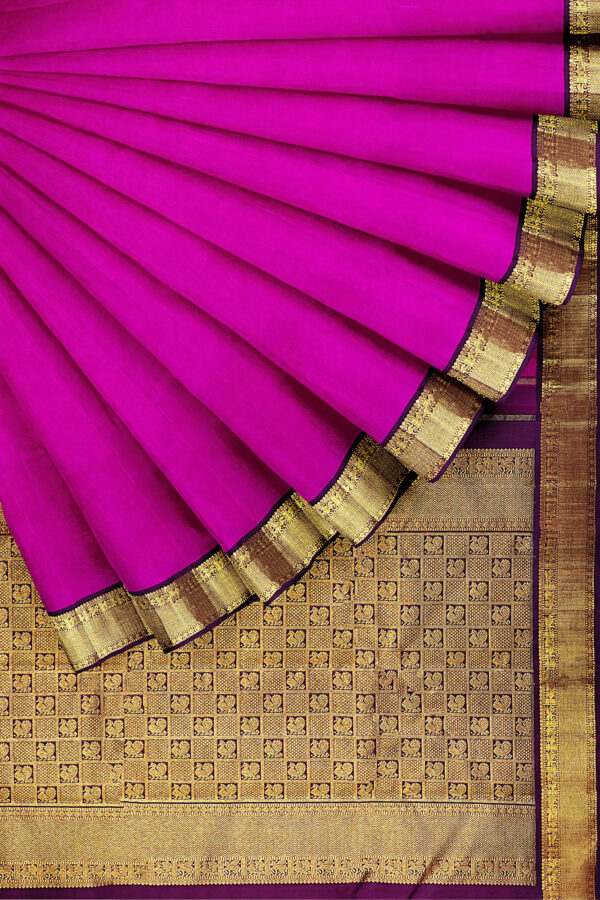 sri kumaran stores kanchipuram silk saree bright pink saree with golden black border 4