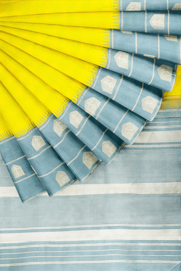 sri kumaran stores kanchipuram silk saree yellow saree with light blue border 4