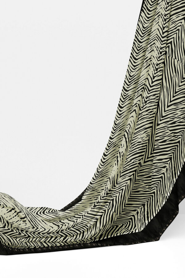 sri kumaran stores linen chiffon saree black and white saree with black border 2 3