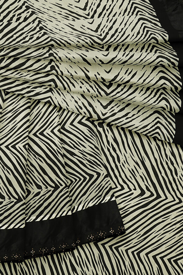 sri kumaran stores linen chiffon saree black and white saree with black border 2 5