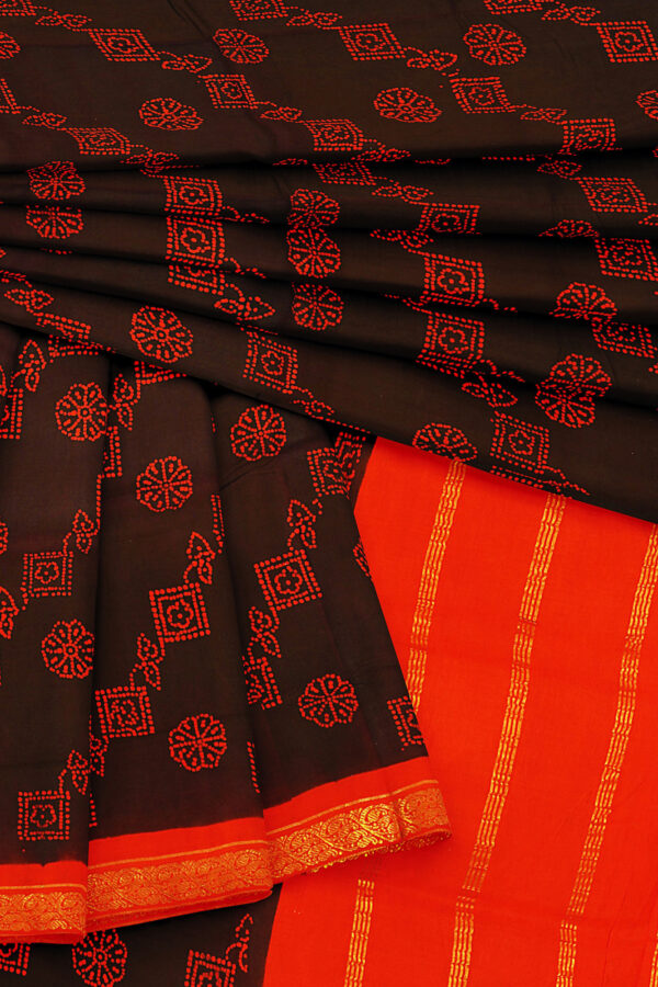 sri kumaran stores madurai cotton brown saree with orange border 5