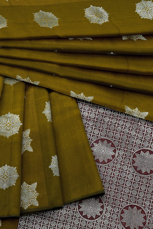 sri kumaran stores semi silk cotton saree pista green saree with green border 5
