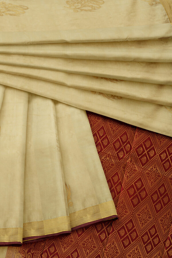 sri kumaran stores soft silk half white saree with golden brown border 5