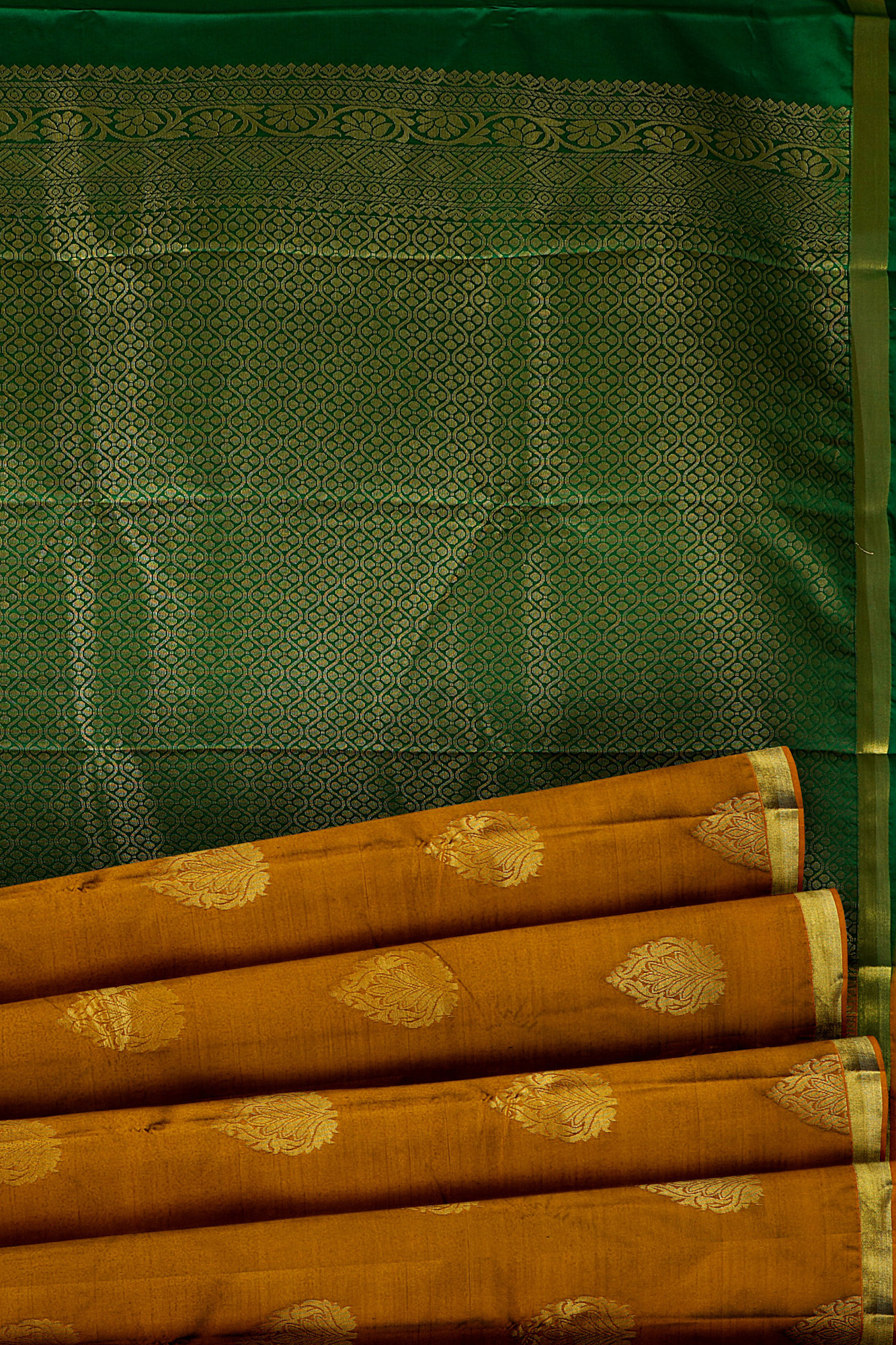 sri kumaran stores soft silk light orange saree with golden border 4