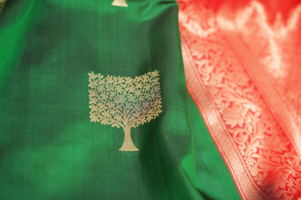 sri kumaran stores soft silk saree dark green saree with golden border 1 3