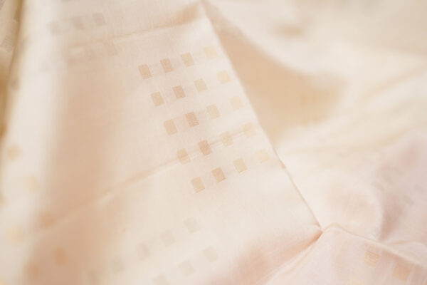 sri kumaran stores soft silk saree white saree with golden border 4