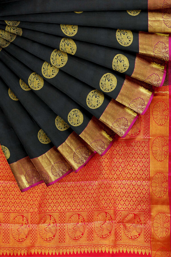 sri kumaran stores kanchipuram silk saree black saree with golden pink border 4