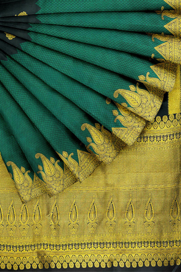 sri kumaran stores kanchipuram silk saree dark green and black saree with golden design border 4