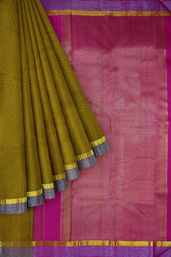 sri kumaran stores kanchipuram silk saree dark green saree with golden purple border 1
