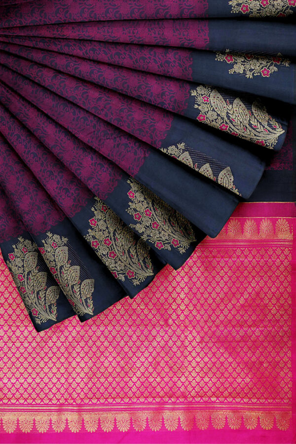 sri kumaran stores kanchipuram silk saree dark purple saree with dark blue border 4