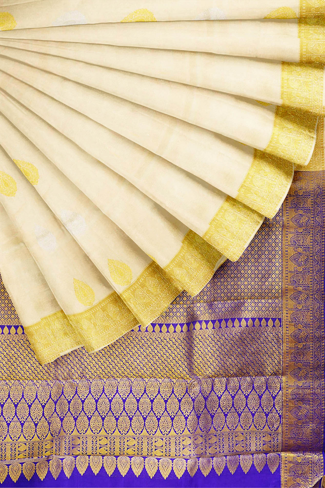sri kumaran stores kanchipuram silk saree half white saree with golden border 4