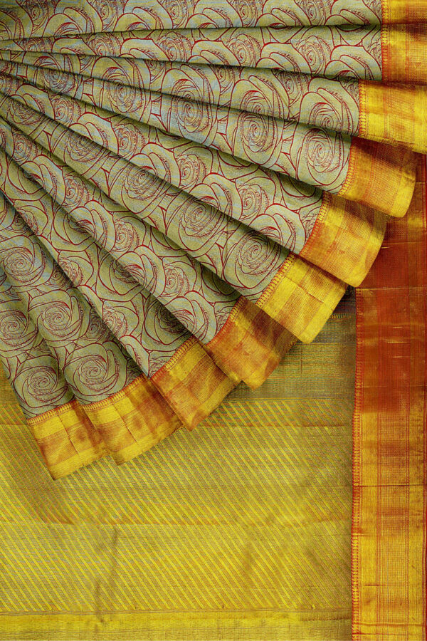sri kumaran stores kanchipuram silk saree half white saree with golden red border 4