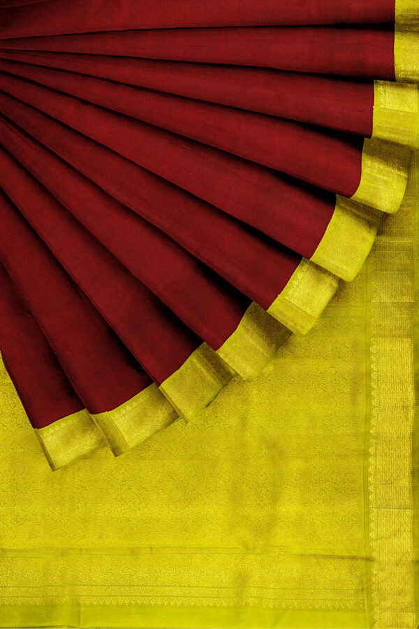 sri kumaran stores kanchipuram silk saree maroon saree with golden border 4